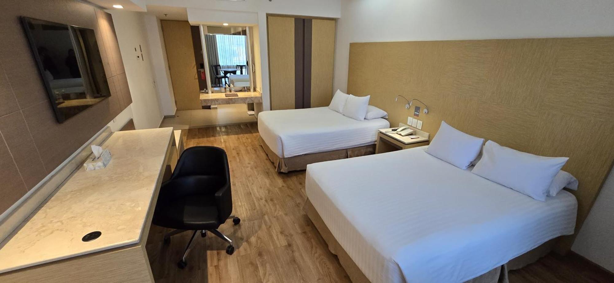 Ramada By Wyndham Mexico City Santa Fe Kültér fotó