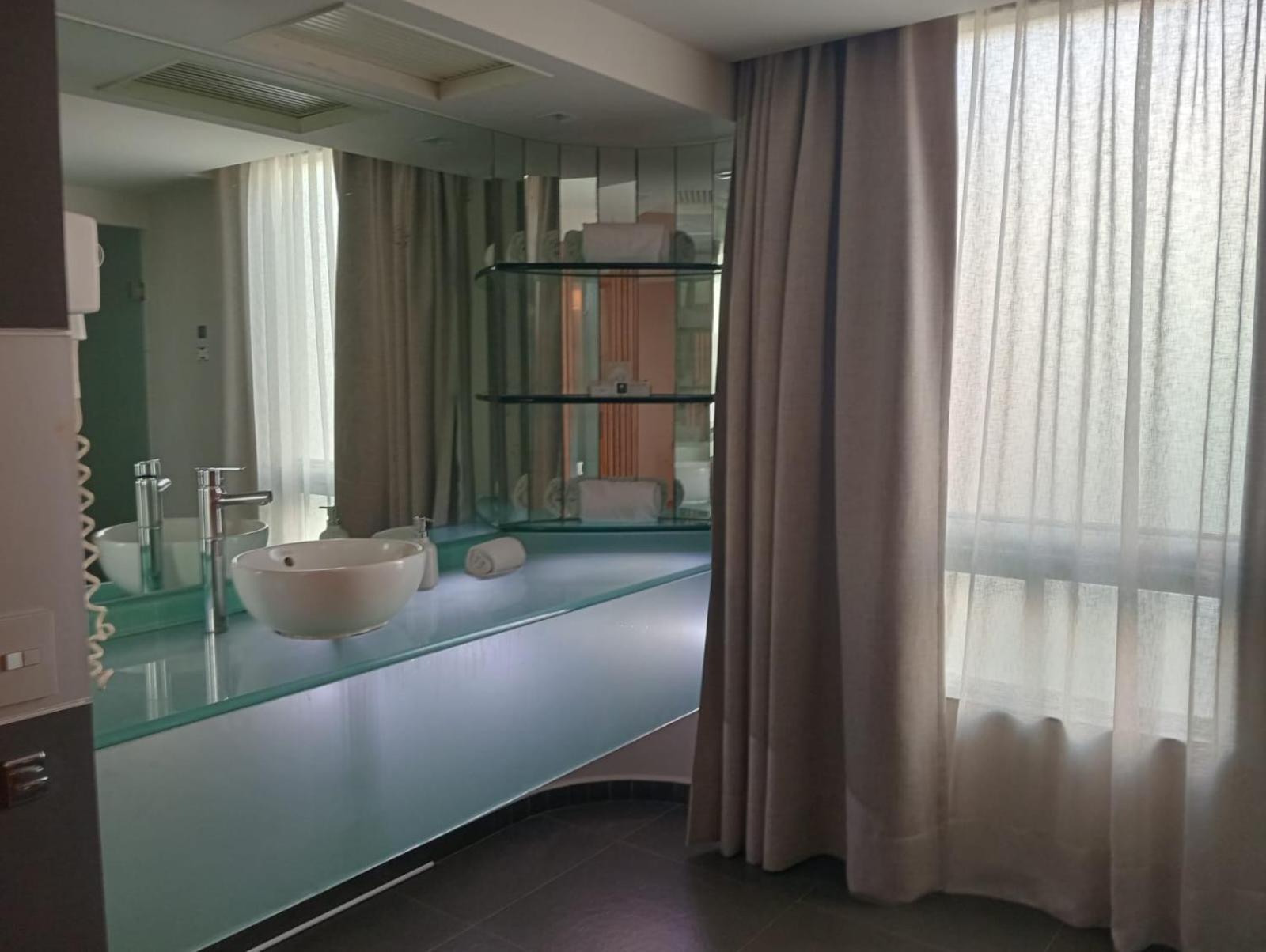 Ramada By Wyndham Mexico City Santa Fe Kültér fotó